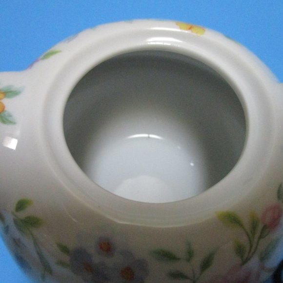 *Delton Fine Collectibles Porcelain Tea for One - Picture 7 of 15